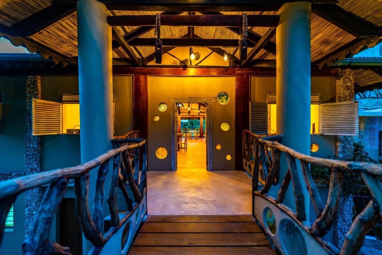 Bed and Breakfast Tombo House Diani Beach Esterno foto