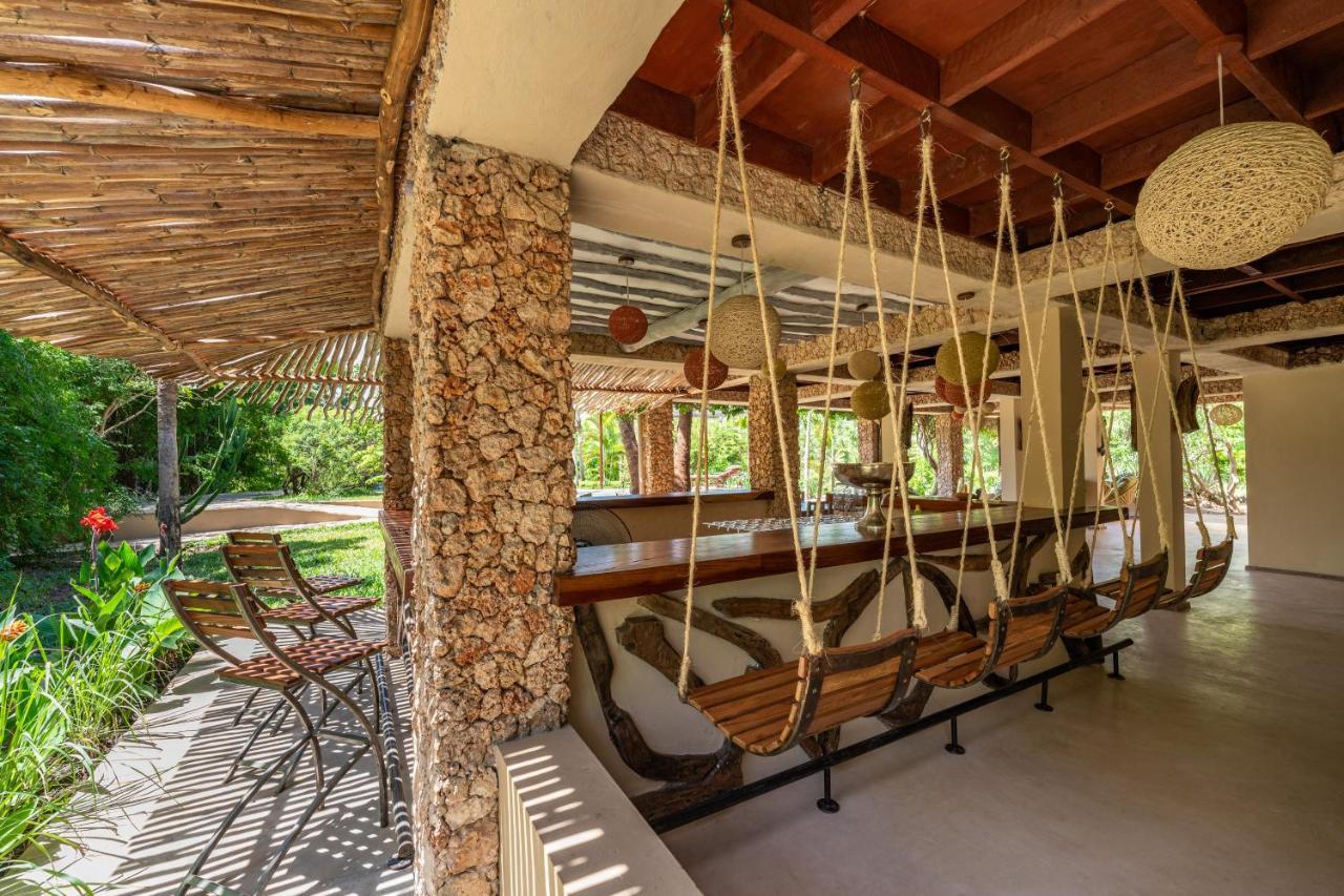 Bed and Breakfast Tombo House Diani Beach Esterno foto