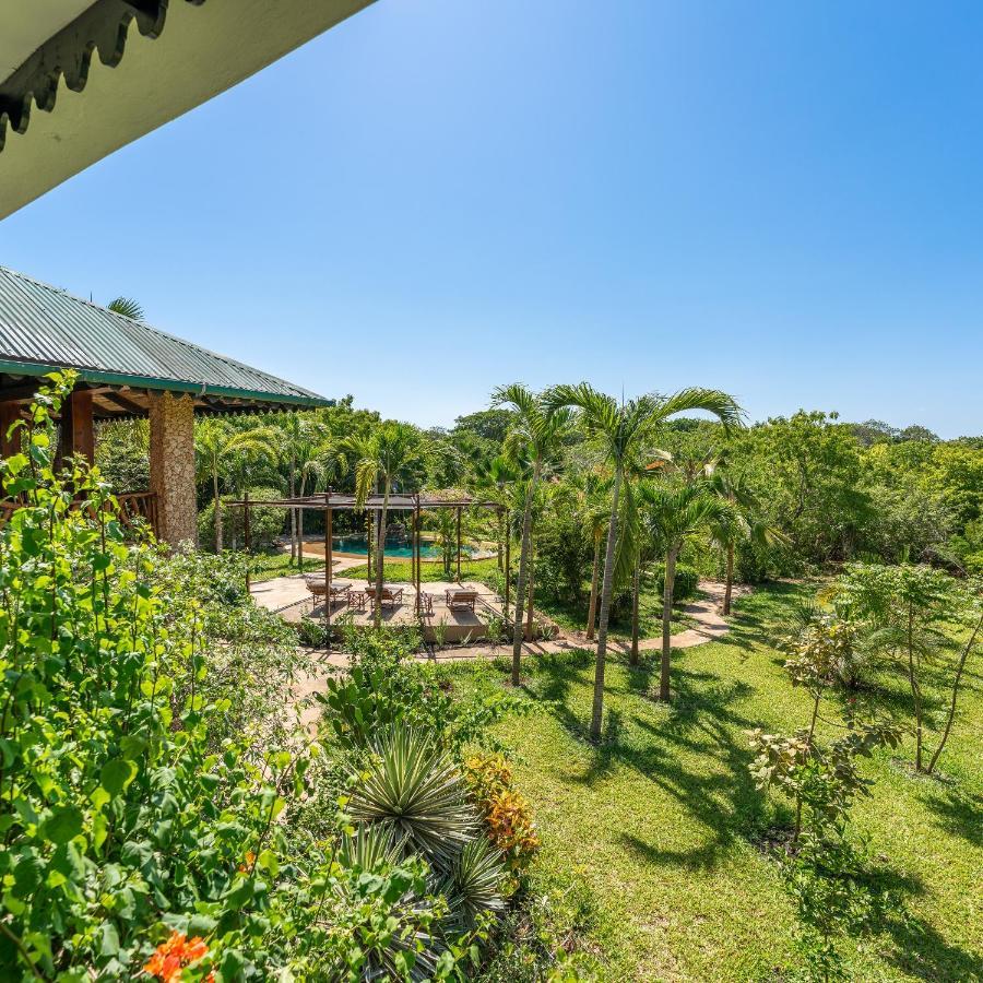 Bed and Breakfast Tombo House Diani Beach Esterno foto